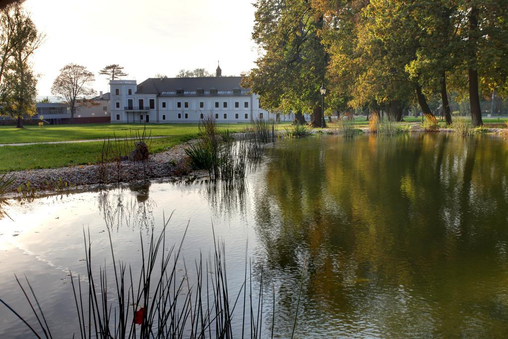 Chateau Appony ภายนอก รูปภาพ